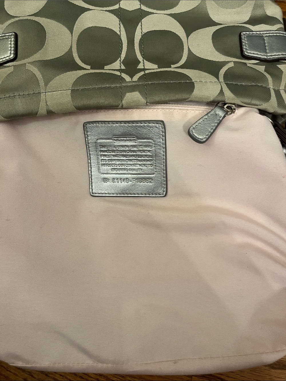COACH HANDBAG Silver/Pewter Signature Jacquard / Convertible F18862 - Picture 10 of 12